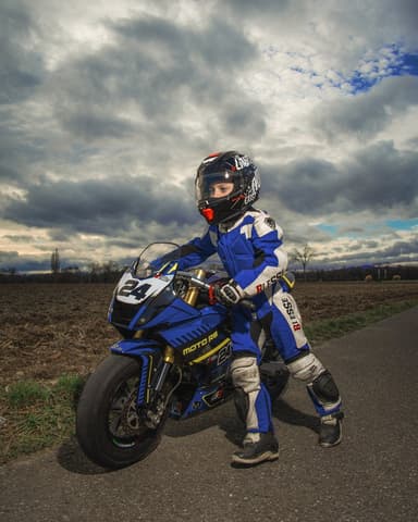 Dětská moto přilba SCORPION EXO-JNR AIR BOUM černo/bílá 4